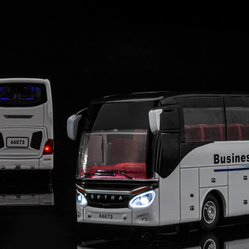 Welly 1/32 Scale Diecast Alloy SETRA Luxury Bus Model Children's Toy Car Business Travel Bus Pull Back Sound and Light Miniature